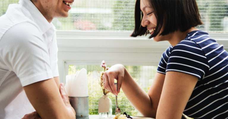 55 First date questions to break the ice | Beanstalk Mums