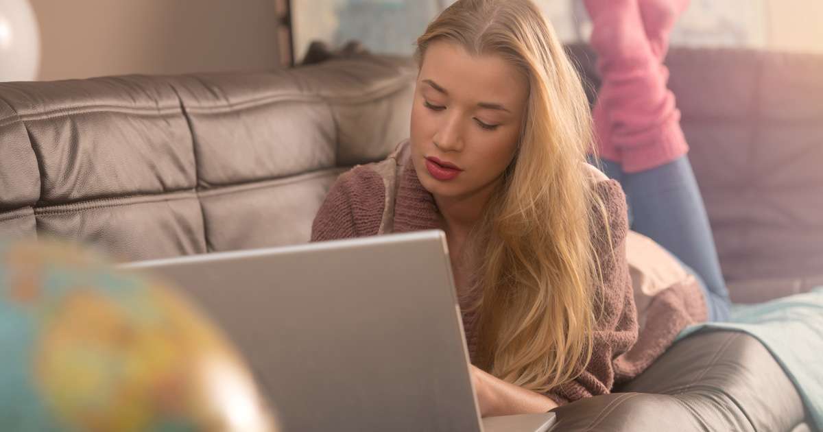 Online dating myths | Beanstalk Single Mums - Beanstalk Mums Online dating myths | Beanstalk Single Mums