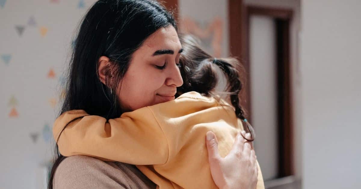 Grey rock method for co-parenting - Beanstalk Mums Grey rock method for co-parenting