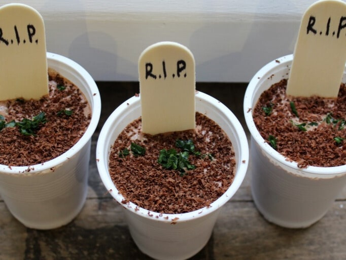 Halloween chocolate mousse