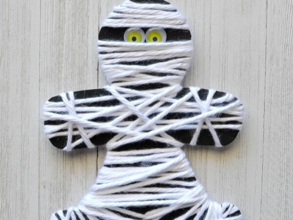 Yarn-wrapped mummy craft