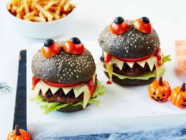 Monster burgers | Halloween food