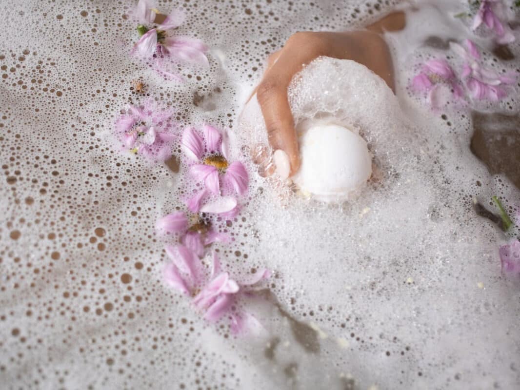 Homemade bath bombs | Mother's Day craft