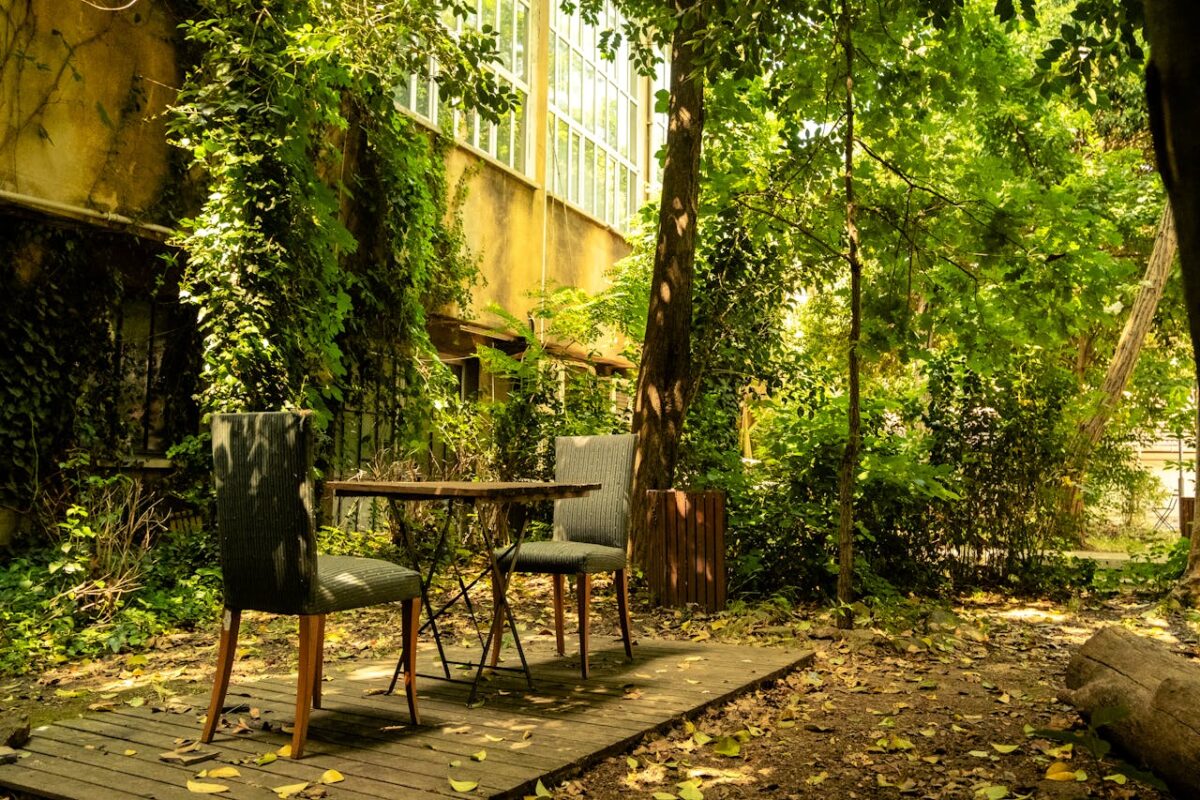 commercial outdoor tables